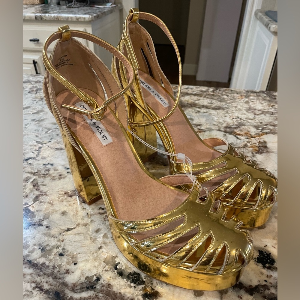 Chelsea & Violet Gold Metallic Platform Sandals